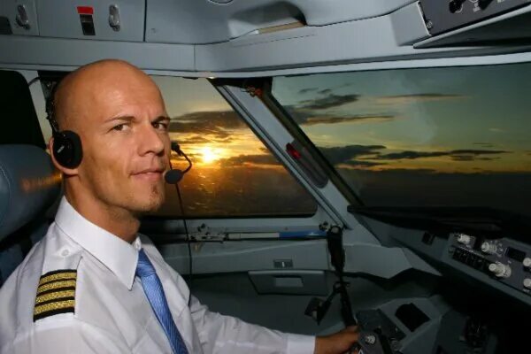 Герберт ницш погружение 253 метра. Герберт ницш. Герберт ницш 214 метров. Герберт ницш 214 метров. Австрийский дайвер исследователь герберт нич.