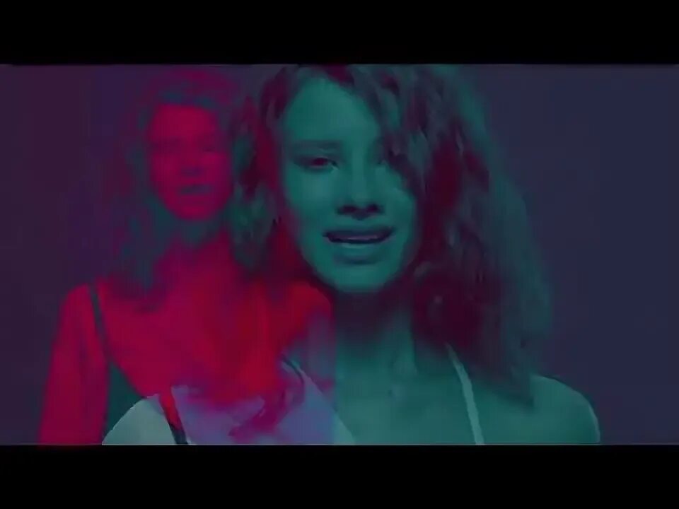 Казка плакала. Клип певица плачет. Клип она плакала. Клип она плакала. Группа kazka.