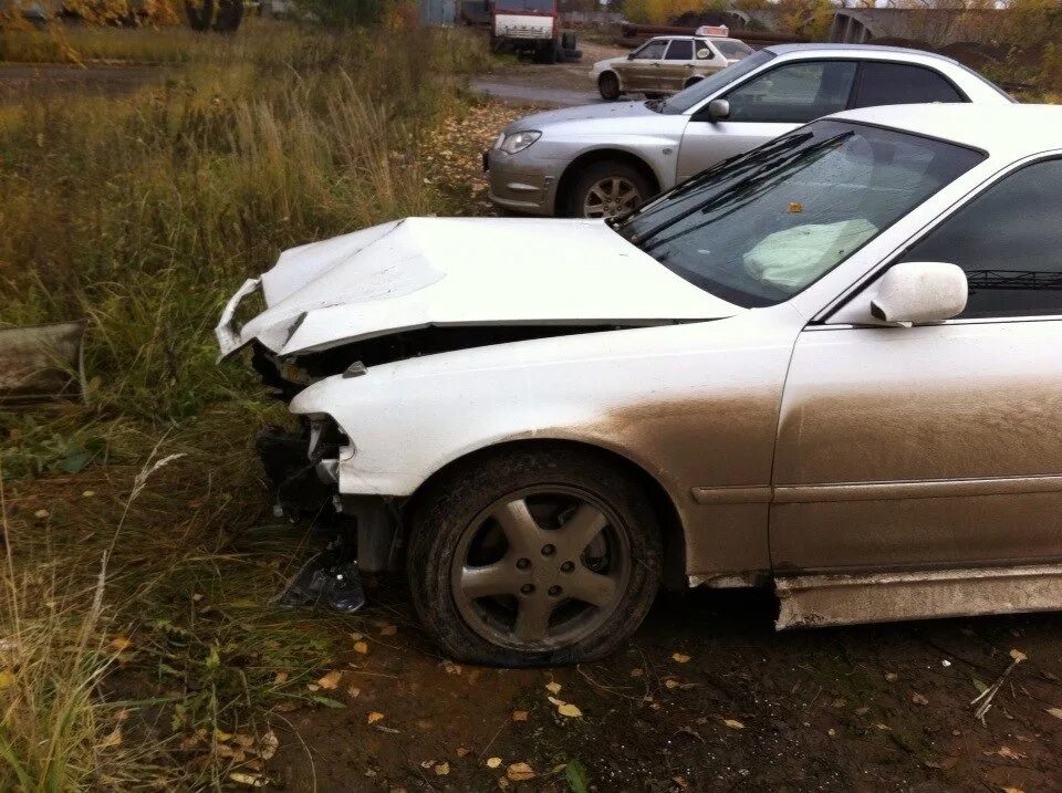 Toyota Mark 2 100 разбитый. Toyota Chaser 100 битый. Тойота Чайзер 90 битый.