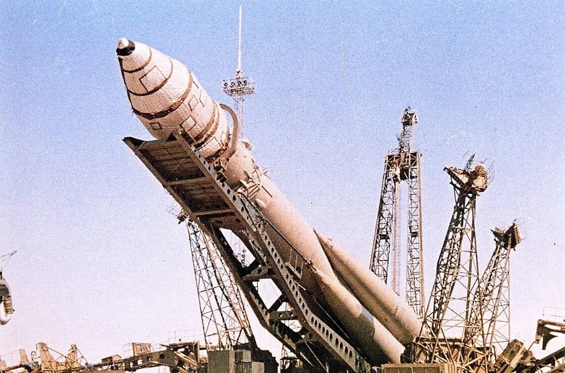 Ракетоноситель восток. Байконур Восток 1 1961. Космический корабль Восток Юрия Гагарина 1961. Космический корабль Гагарина Восток 1. Байконур Восток 1 Гагарин.