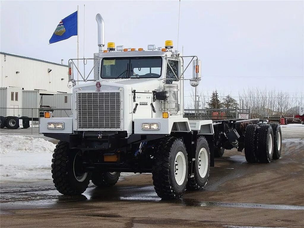 Kenworth c500 8x8. Кенворт с500 8х8. Kenworth c550 8x8. Тягач Кенворт c 500.