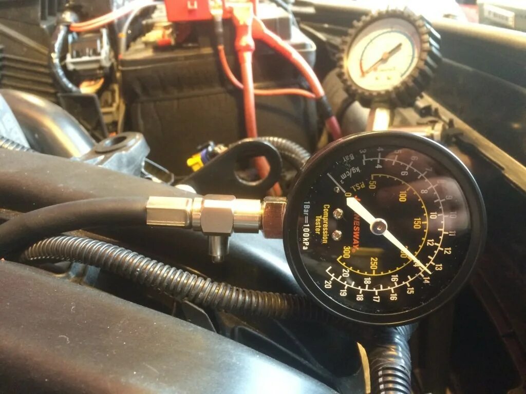 Замер давления масла 271.860. Измеритель давления масла 271 мотор. Рено Дастер замер компрессии. Давление масла в двигателе 6а13.