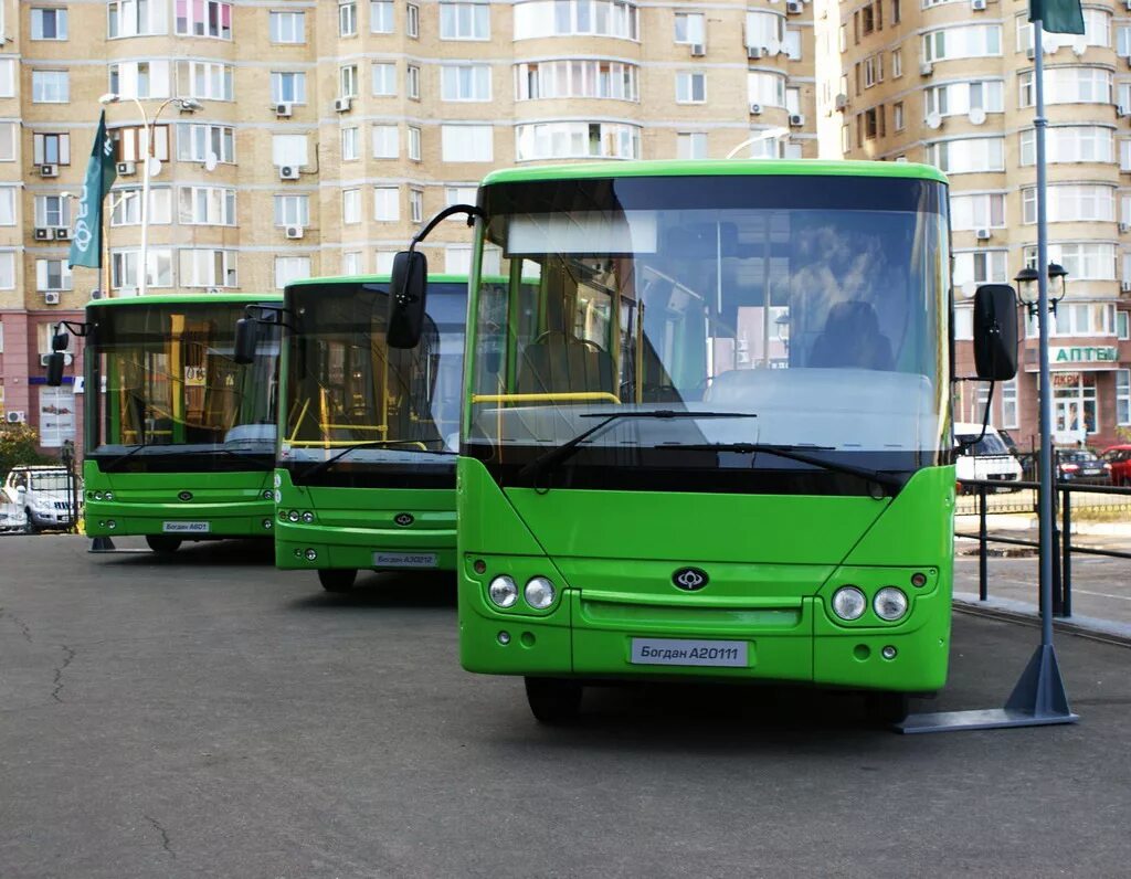 Новые автобусы в барнауле. Погодный автобус. Паз 3204. Bus in rain. Фото автовокзала харьков на гагарина.