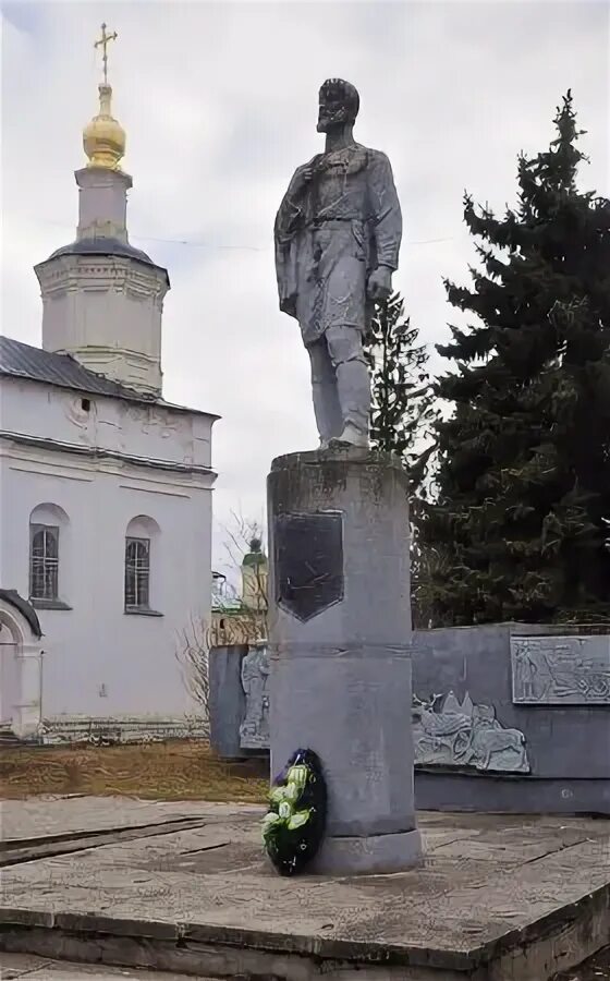 Памятник семену дежневу. Семён иванович дежнёв памятник в великом устюге. памятник семену дежнёву в городе великий устюг.