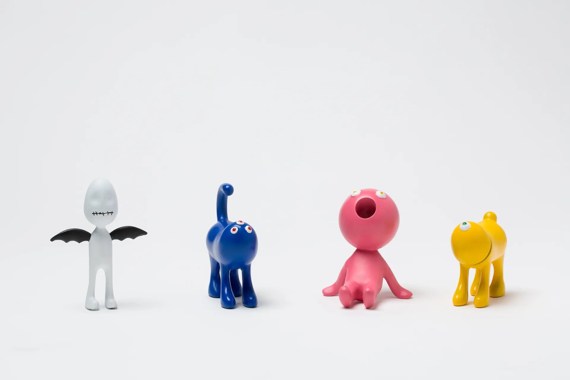 Игрушка для объятий. Игрушки арт. Рынок фэнтези арт. Сердца пандоры кролик плюшевый. Игрушки арты.