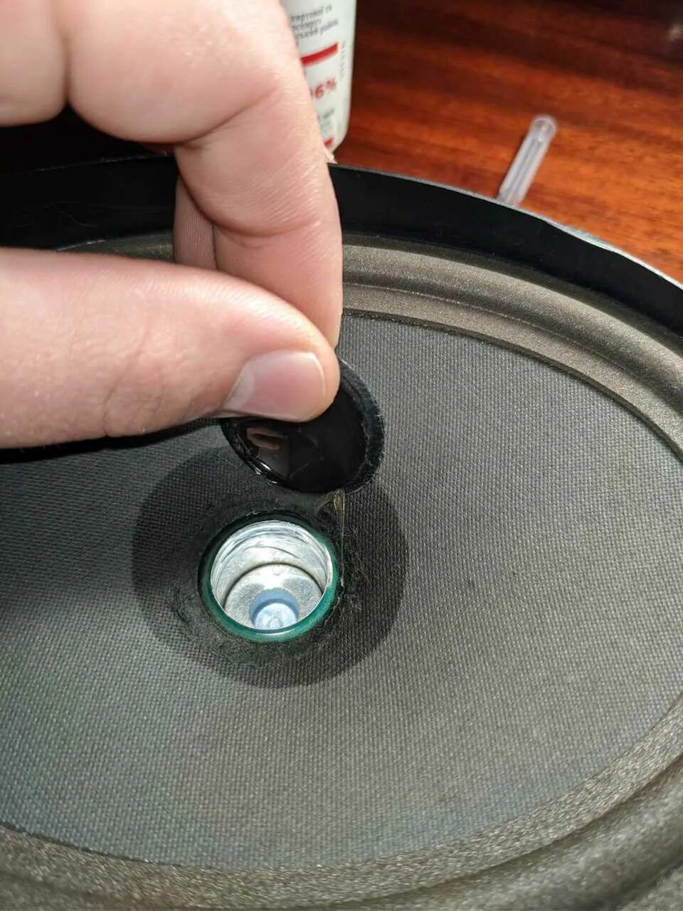 Колонки марк левинсон. Sven royal 2r усилитель. Пыльники для динамиков 4а32. Подвес для 4а32. Катушка в динамике.