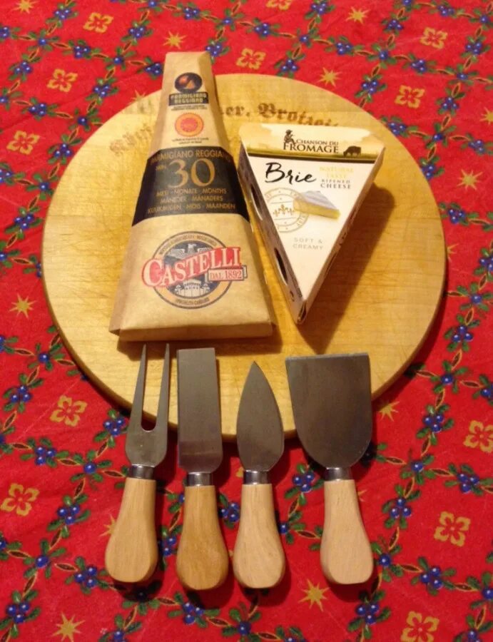 Типы ножей для сыра. Нож для пармезана. Какой нож для сыра. Ножи для сыра какой для чего. Ножи для сыра набор 3 шт.