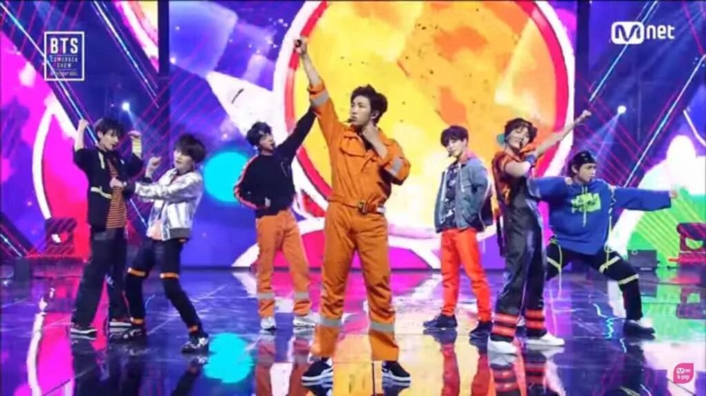 Bts anpanman. Анпанман БТС. Анпанман БТС клип. BTS Anpanman вместе. Анпанман фото.