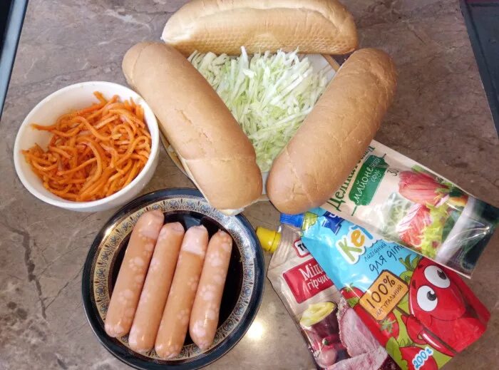 Domowe hot dogi - Smaki na talerzu Hot dogs, Food, Hot