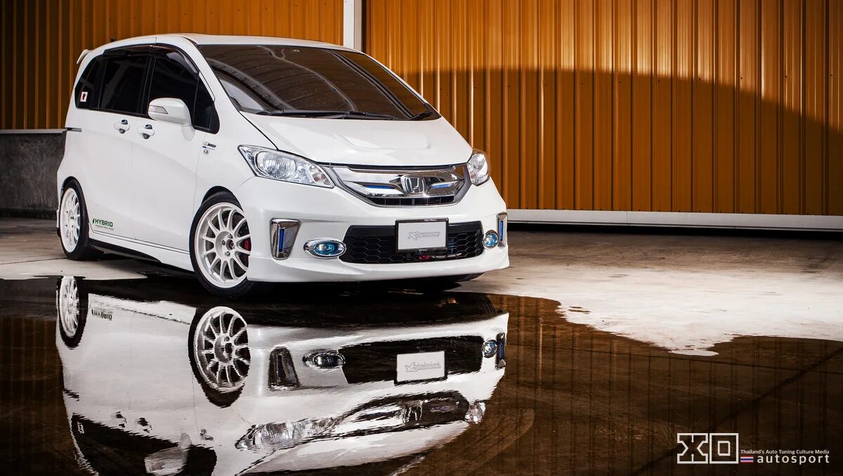 Фрид тюнинг. Honda freed 2012. Honda freed Hybrid 2012. Honda freed 2017 Mugen. Honda freed 2022 гибрид.