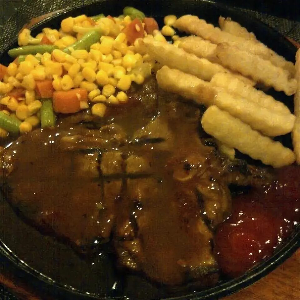 Стейк рибай стриплойн. Стейк на тарелке. Стейк найн. Бифштекс прованский. Стейк рибай стриплойн.