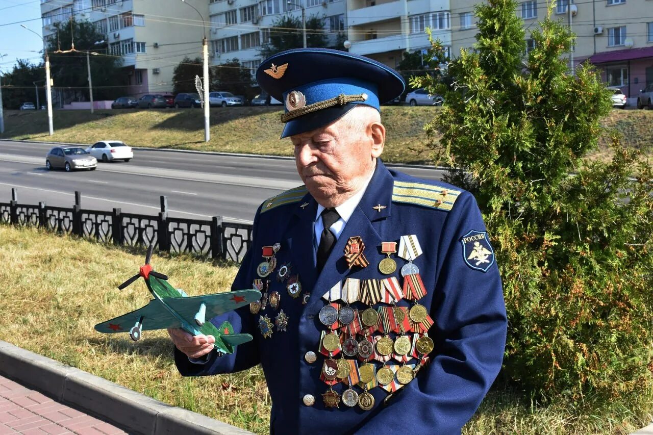 Верхневолжское атп. Механик автоколонны. Россошь автоколонна. Россошь фото 2000. Россошь автоколонна.