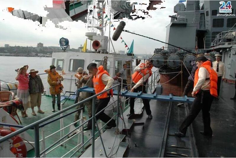 как снимался фильм корабль. титаник джеймса кэмерона макет. корабль съемки. на каком корабле снимали корабль. в осаде 1992 миссури.