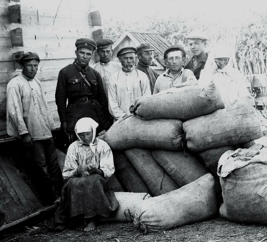 Кулак для деревенской голытьбы. Кулаки НЭП. Кулак сельский. НЭП колхозы. Кулак (крестьянин).