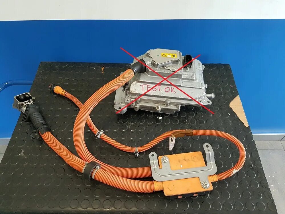 Робот пылесос hi hrt1w221