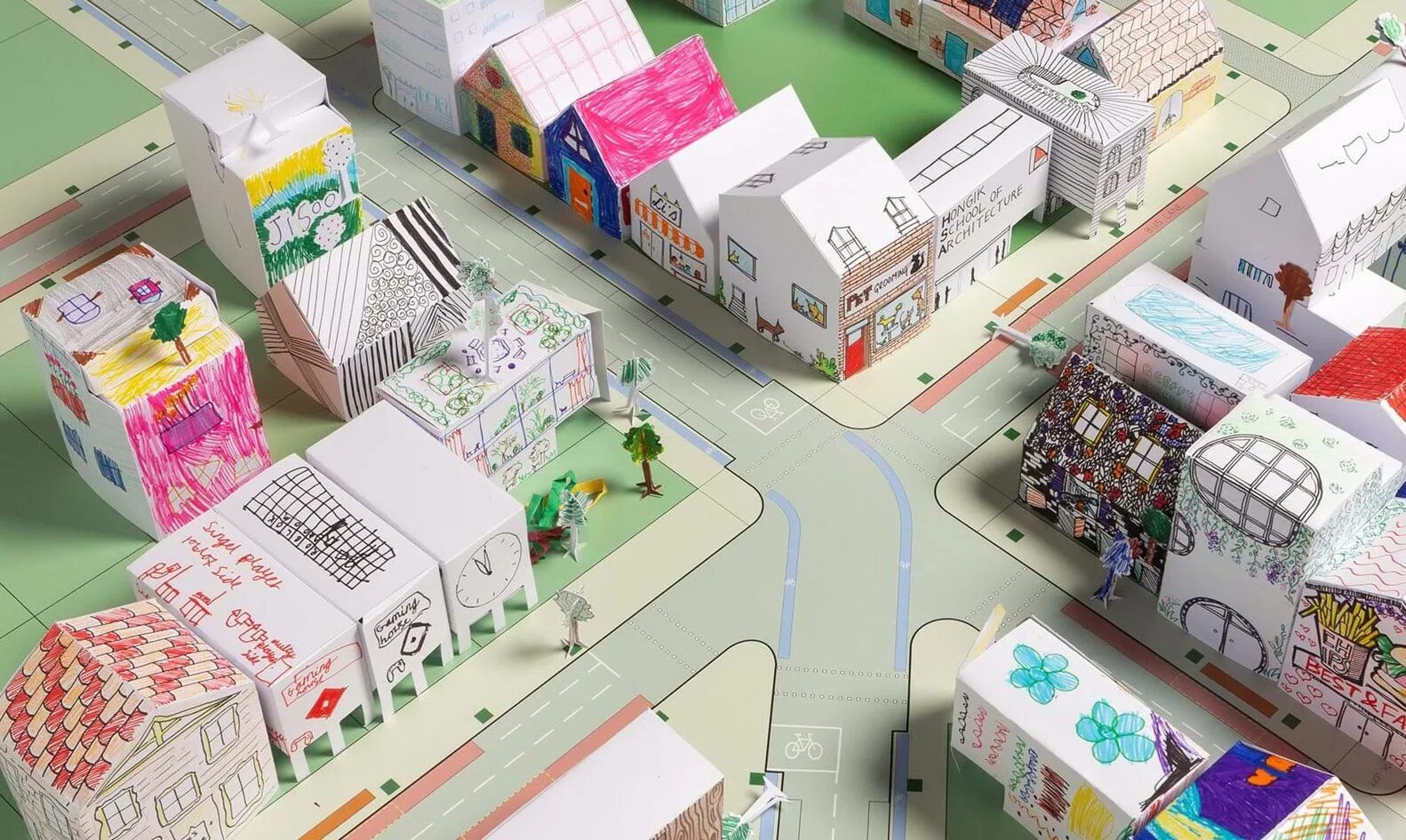 бумажный макет города. модель маленького города. бумажный макет города. макетирование для детей. макет города.