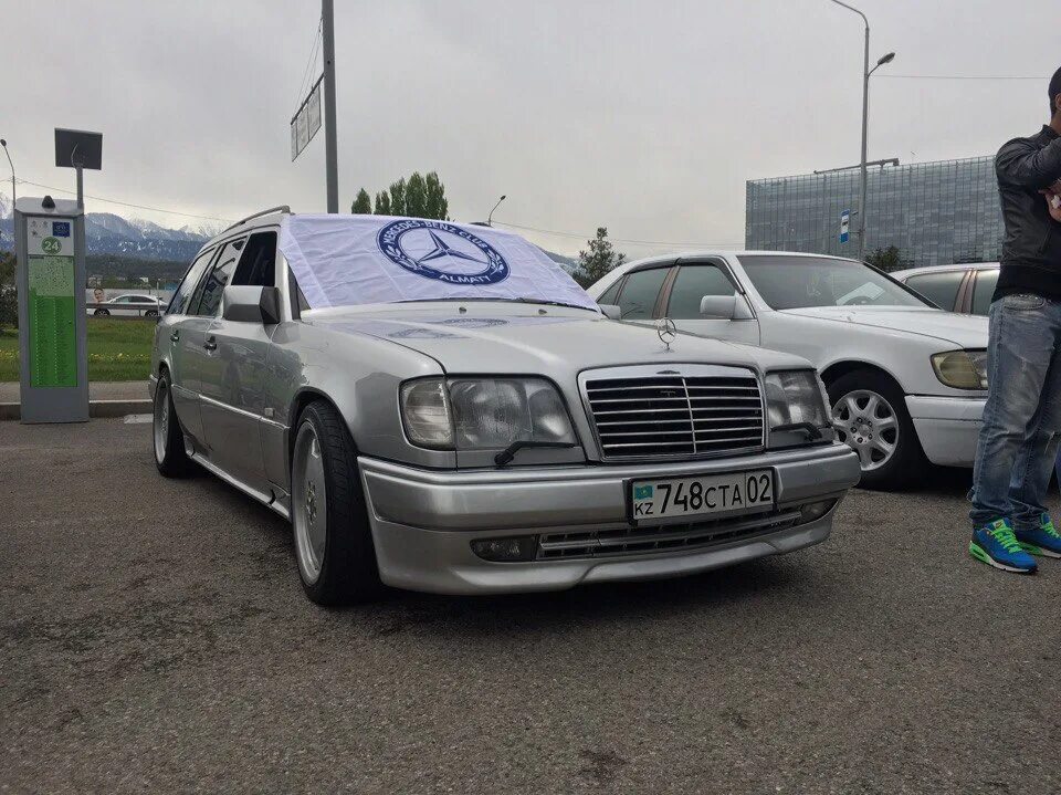 Купить мерседес алматы. E36 AMG w124. Mercedes e36 AMG. Е36 АМГ. Е36 AMG.