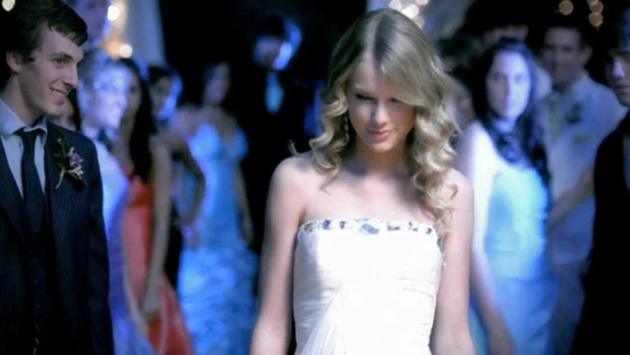 Swift you belong with me. Taylor swift belong. taylor swift в клипе belong. taylor swift you belong with me.