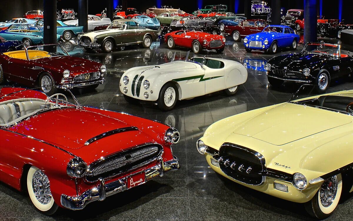 Автору 76. Музей старинных автомобилей в Монако. Коллекция старых машин. Коллекция автомобилей в Монако. Американские Тачки из музея.