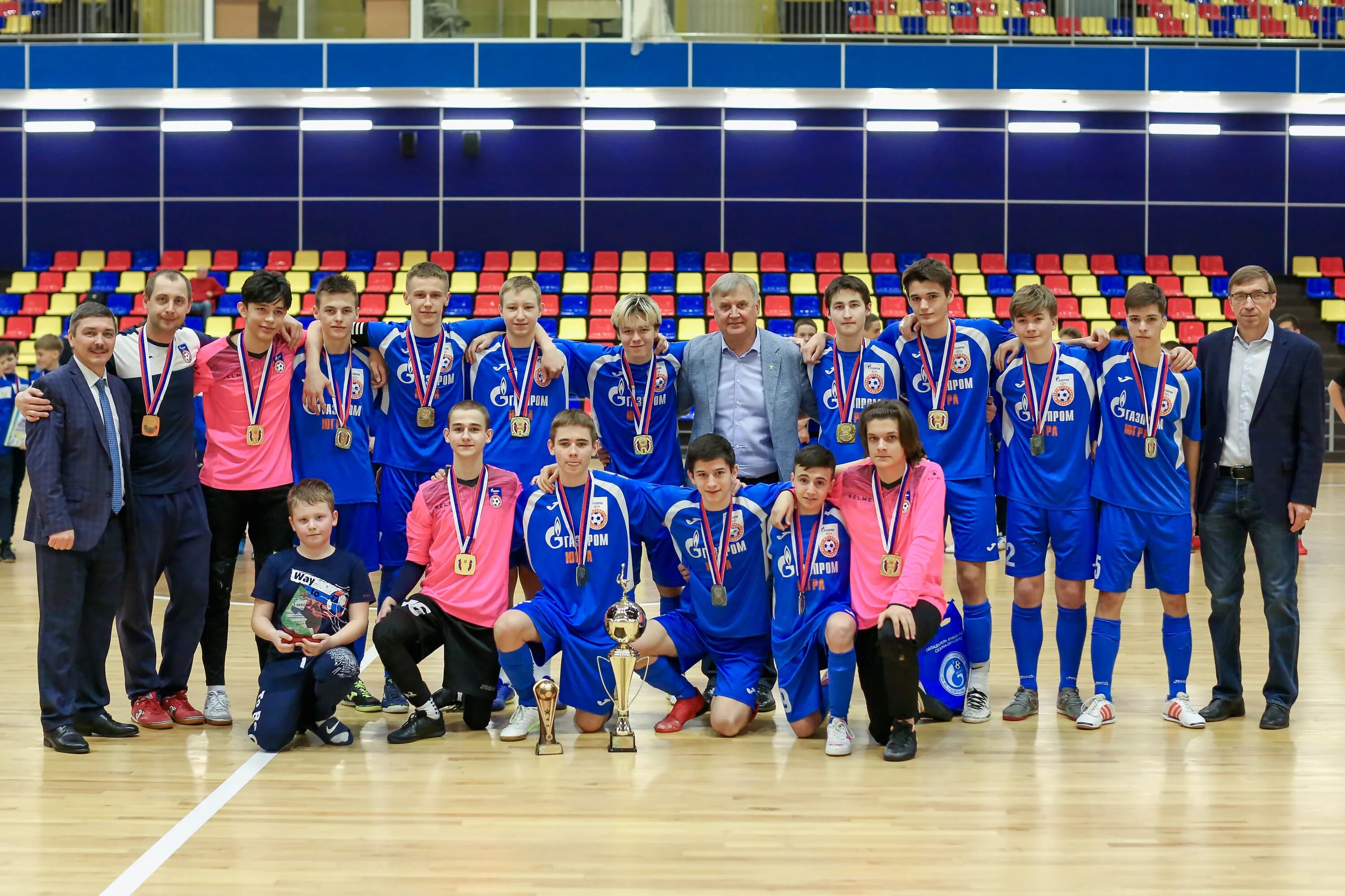 Арена мини футбол. Зал мини футбола в югорске. Мини футбол югорск. Газпром-югра мини-футбольный клуб. Газпром трансгаз югорск футбол.