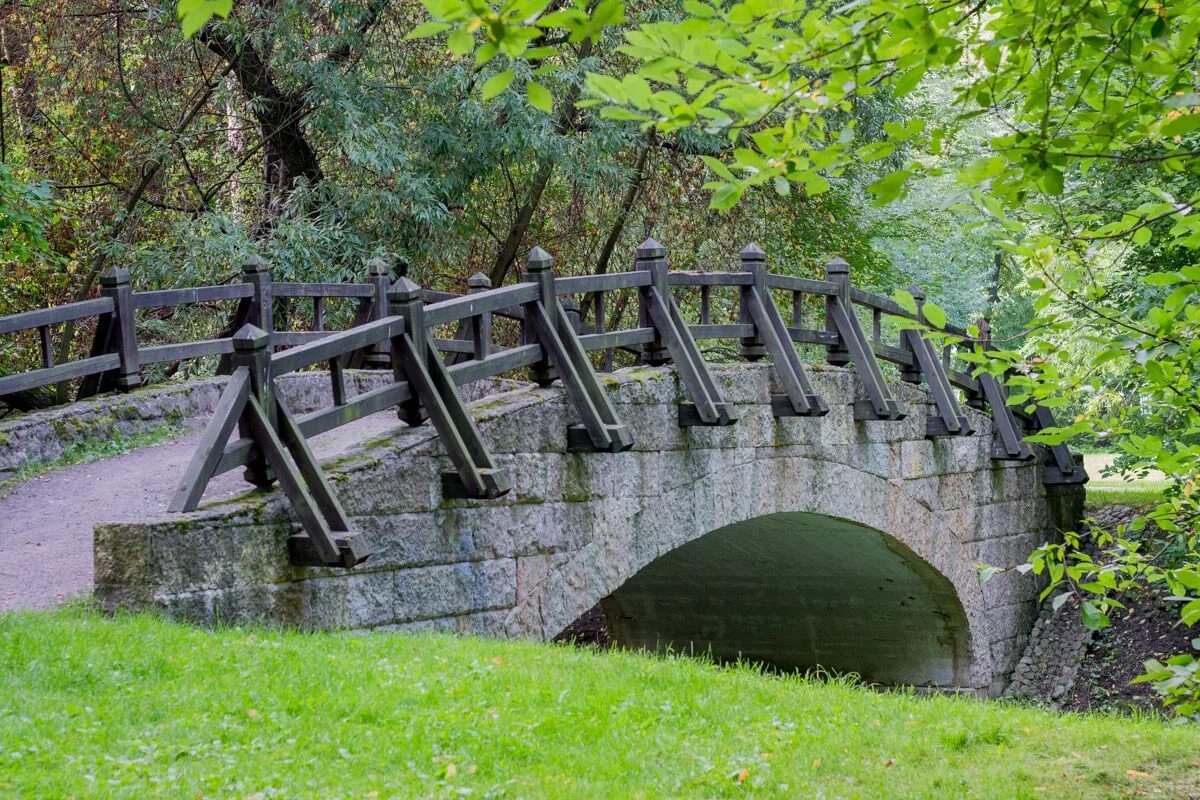 Первые каменные мосты. Каменный мост Екатерингоф. Парк Екатерингоф мост. Каменный мостик в парке Екатерингоф. «Каменный мост в Гатчине» (1799—1801)..