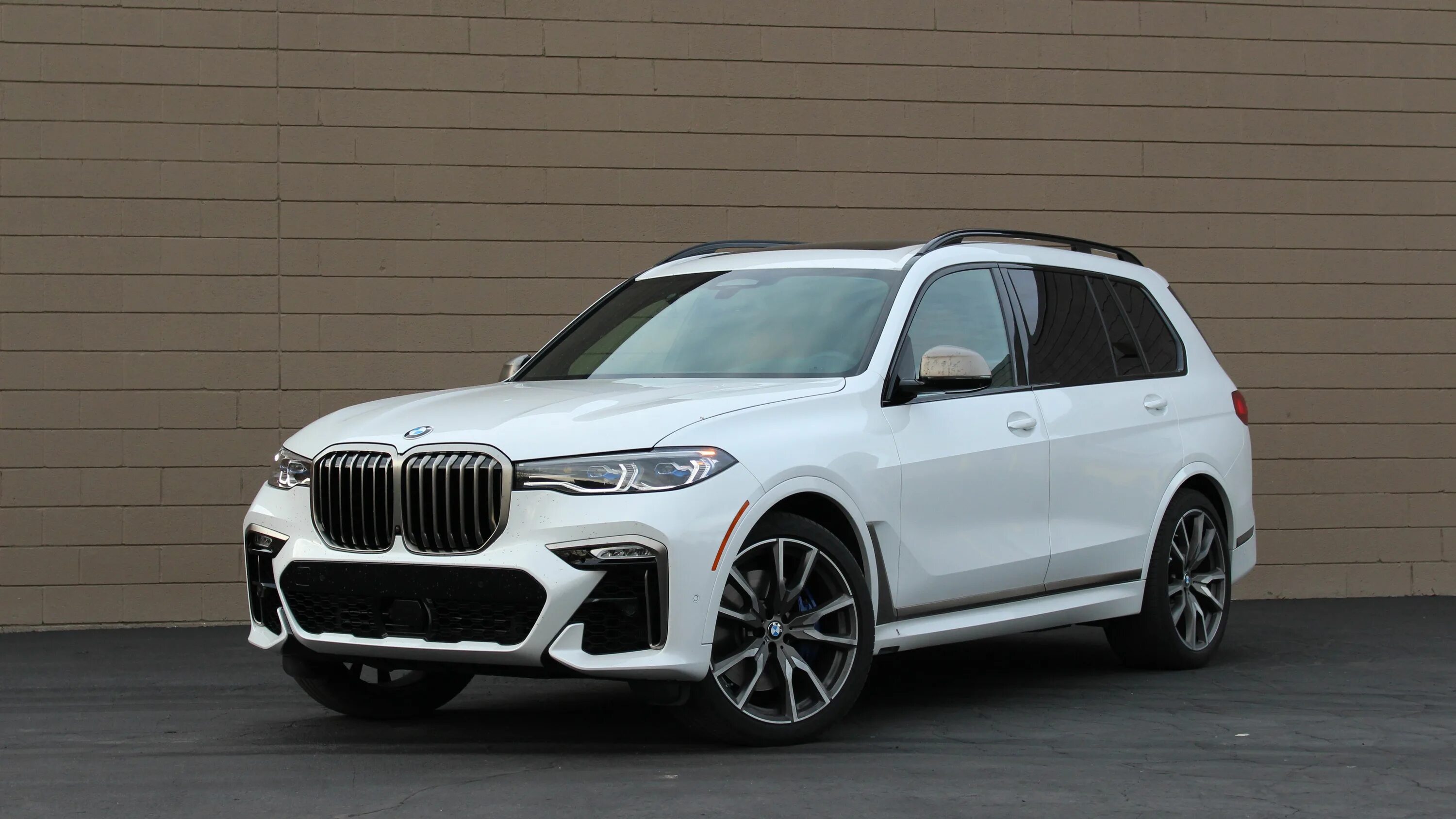 Bmw x7 sport. хендай палисад 2020. Bmw x7 long. бмв x7 и x6. V x 7.