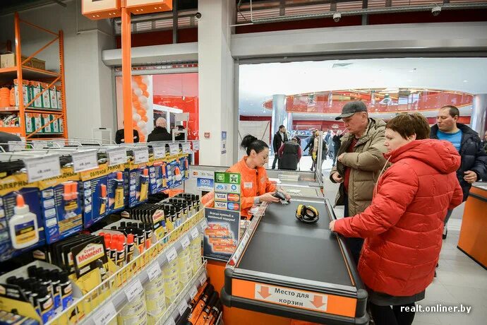 Крупнейший строительный магазин в минске. Открылся новый строительный магазин. Трц миля режим работы. Магазин миля. Momo.