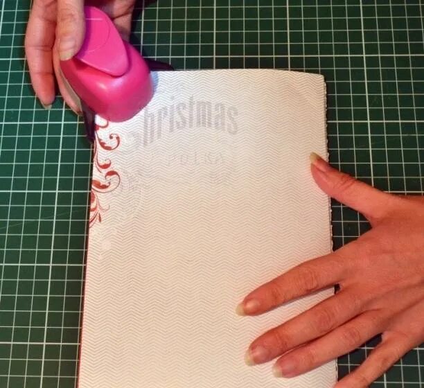 Переплет сшивание нитками. Скрепить листы для блокнота. Блокнот сшитый. Сшитый книжный блок. Блокнот на сшивке.