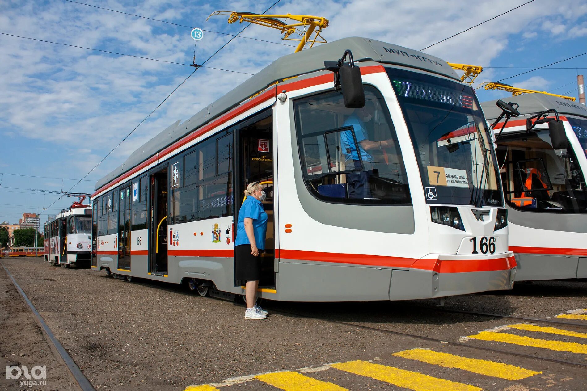 Трамвай фото. Трамвай. Трамвай краснодар. Трамвайный вагон. Электротранспорт краснодар.