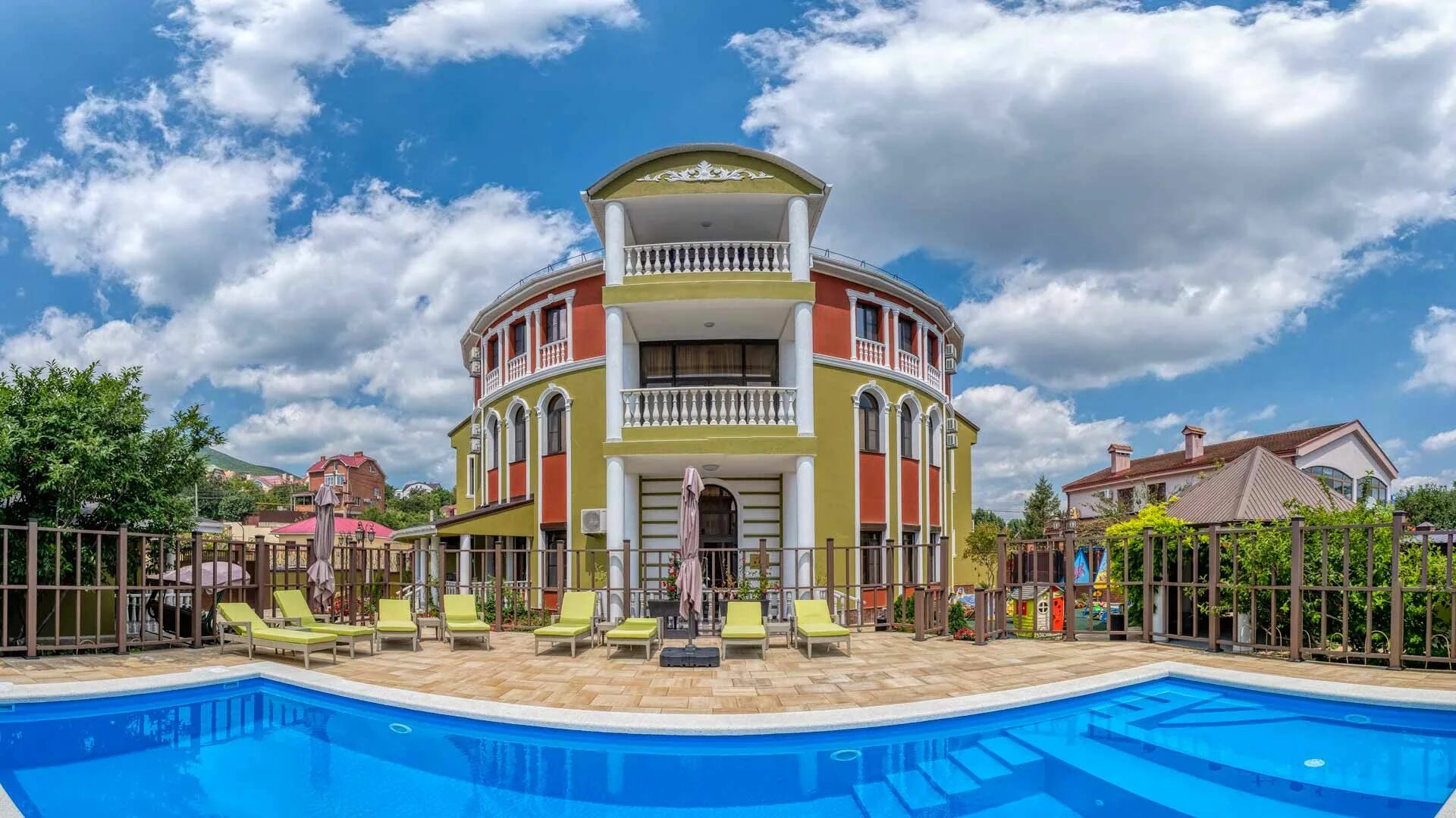 Загородный дом мысхако новороссийск. Мысхако отели. Гостевой дом фрегат мысхако новороссийск. Отель мысхако. Мысхако отели.