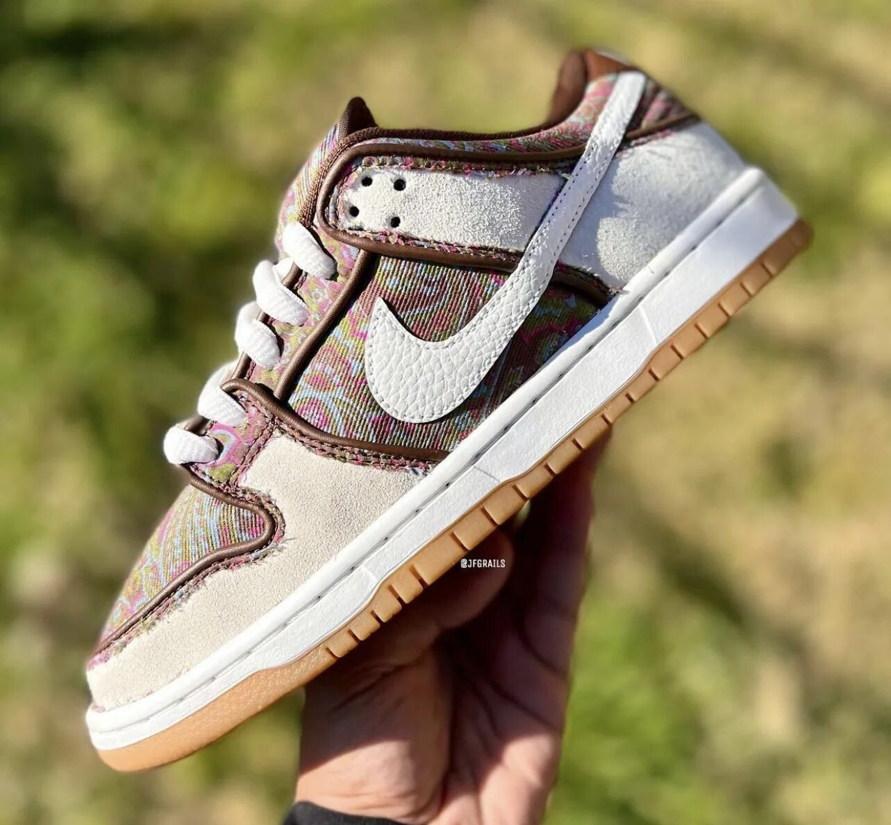 Nike dunk brown. Nike SB Dunk Low Paisley. Nike SB Dunk Low Paisley Brown. Nike SB Dunk Low Pro Paisley Brown. Nike SB Dunk Paisley.