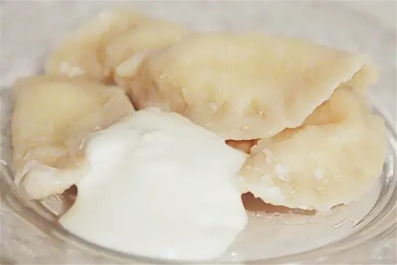 Вареники с сухофруктами. Тесто для вареников с творогом на воде. Теста. Теста. Вареники с творогом подача.