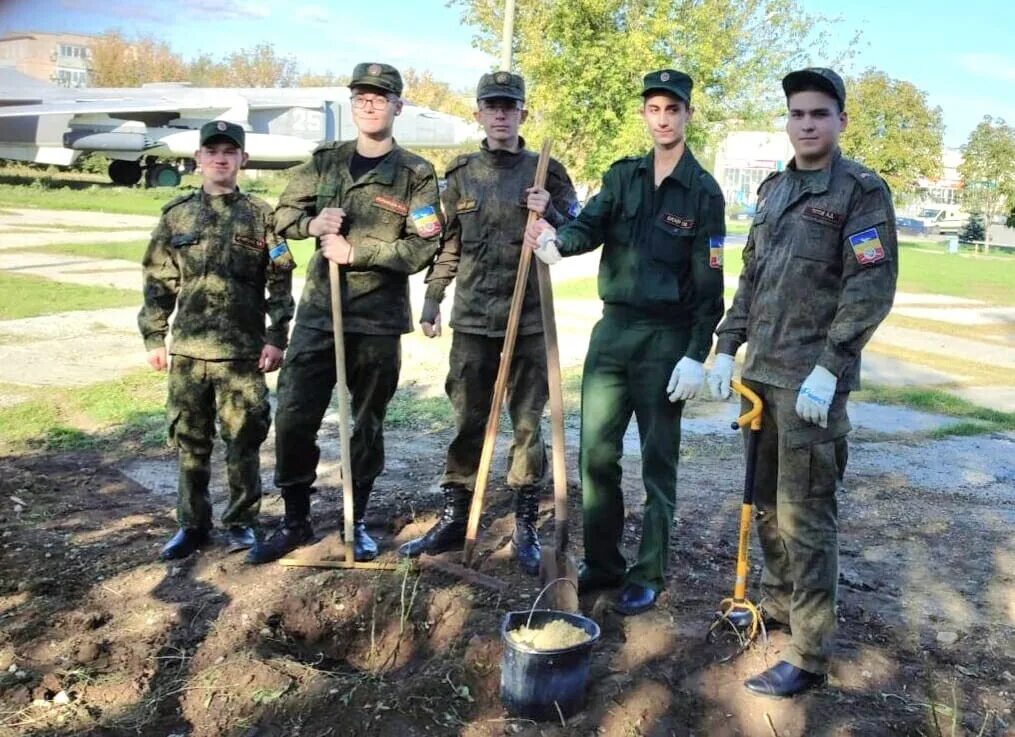 Нападение на морозовск. Казачий отряд. Юнармейцы фото. Морозовский дом офицеров. Офицеры Ростовской области.