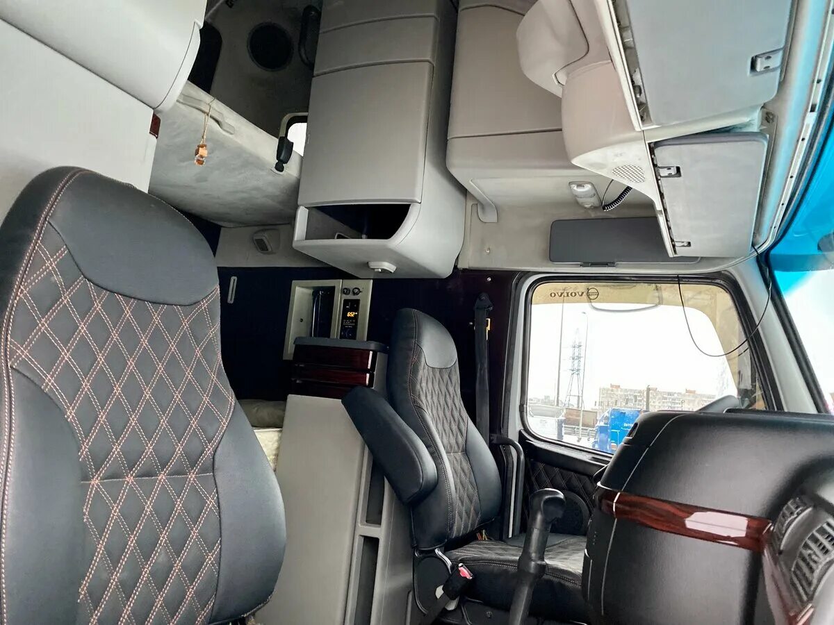 Вольво внл кабина. Volvo vnl 670 салон. volvo vnl 670 кабина. volvo vnl 660 interior. volvo vnl 780 салон.