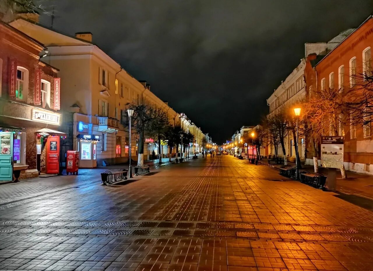 Тверской Арбат в Твери. Тверской Арбат Трёхсвятская улица. Тверь Трехсвятская Арбат. Тверь Арбат пешеходная улица. Трехсвятская 24