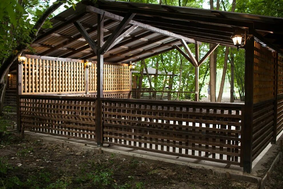 Беседки недорого краснодар. Беседка брусовая gazebos. Беседка деревянная. Беседки недорого краснодар. Беседки в краснодаре.