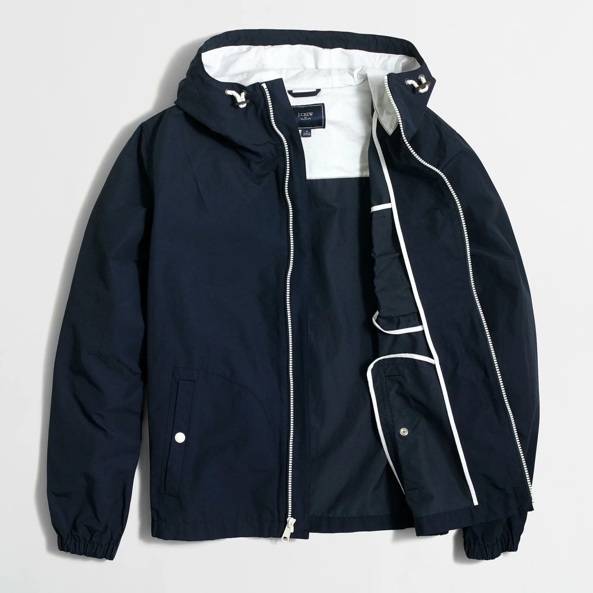 Модные худи 2022 мужские. Куртка мужская. Denzell outwear tactical cotton jacket. Barbour barbour куртка женская. Люди в теплой одежде.