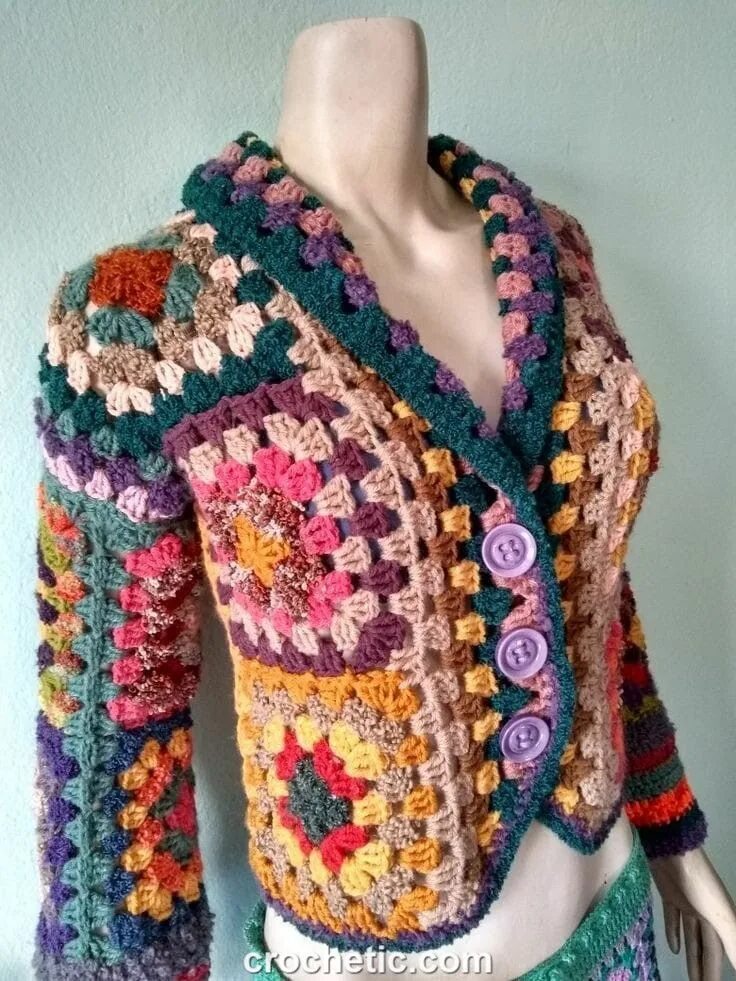 Пальто из бабушкиных квадратов. Жакеты в стиле пэчворк. Жакет из бабушкиных квадратов. Dolce gabbana knit бабушкин квадрат. Жакет из бабушкиных квадратов.