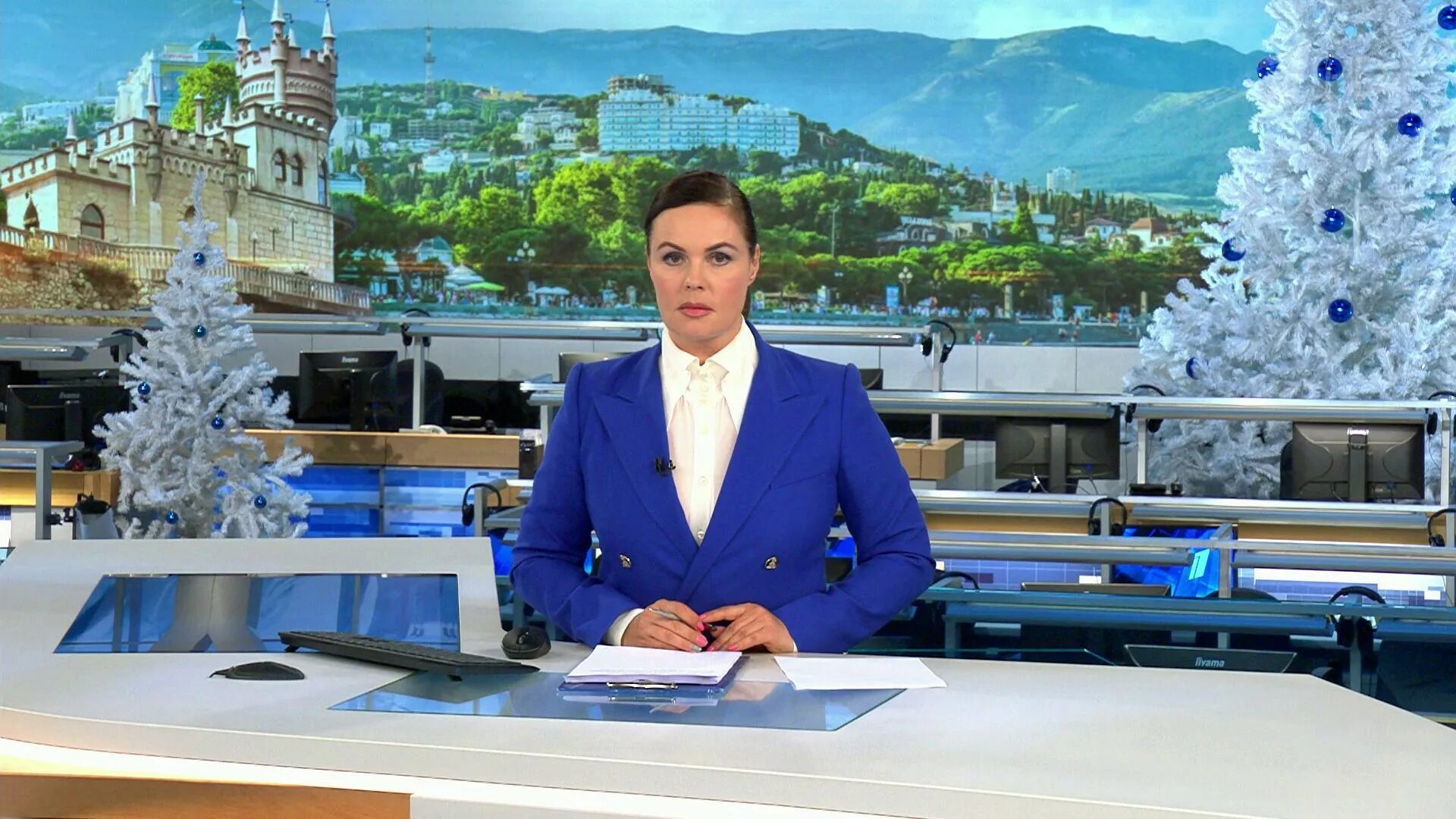 Алиса включи первый канал новости. Новости первый канал. Студия первого канала. Студия 1 канала. Вести 1 канал.