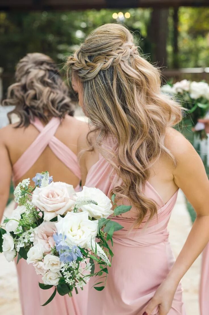 Какую прическу сделать на свадьбу подруге This Couple Just Brought A Tropical Paradise To Montauk Wilkie Wedding hairsty