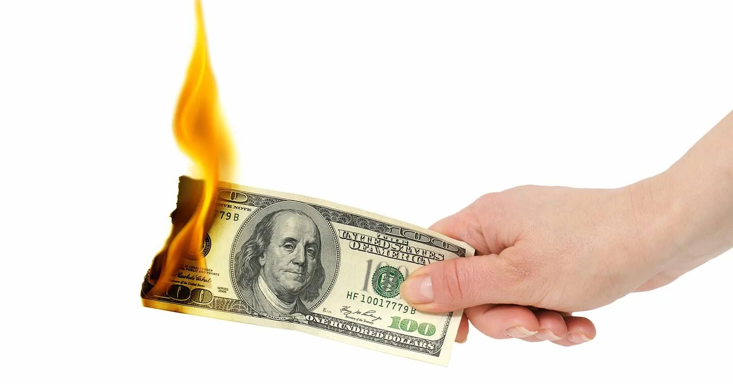 Сжигание денег. Деньги горят. Сжигают доллары. Доллар горит. Вклады сгорят