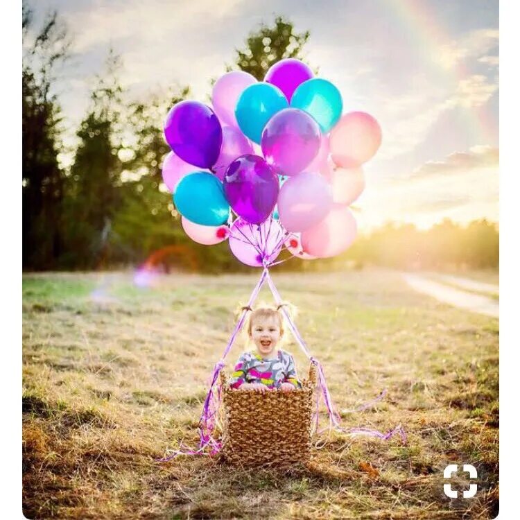 Корзина для фотосессии с воздушными шарами. Воздушные шары. Воздушный шарик. Воздушные шары на природе. Девушка с шариками.