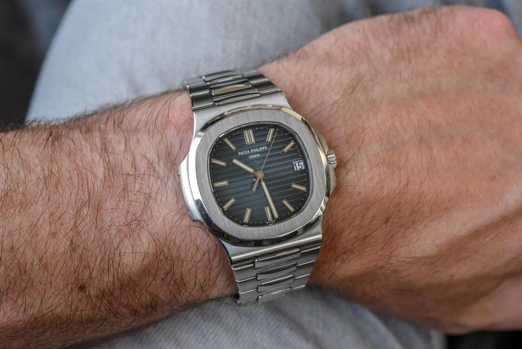 Patek philippe nautilus 5711/1a-010. Patek philippe nautilus 5711 gold. Patek philippe 5711/1r. Patek philippe nautilus ref. Nautilus white patek.