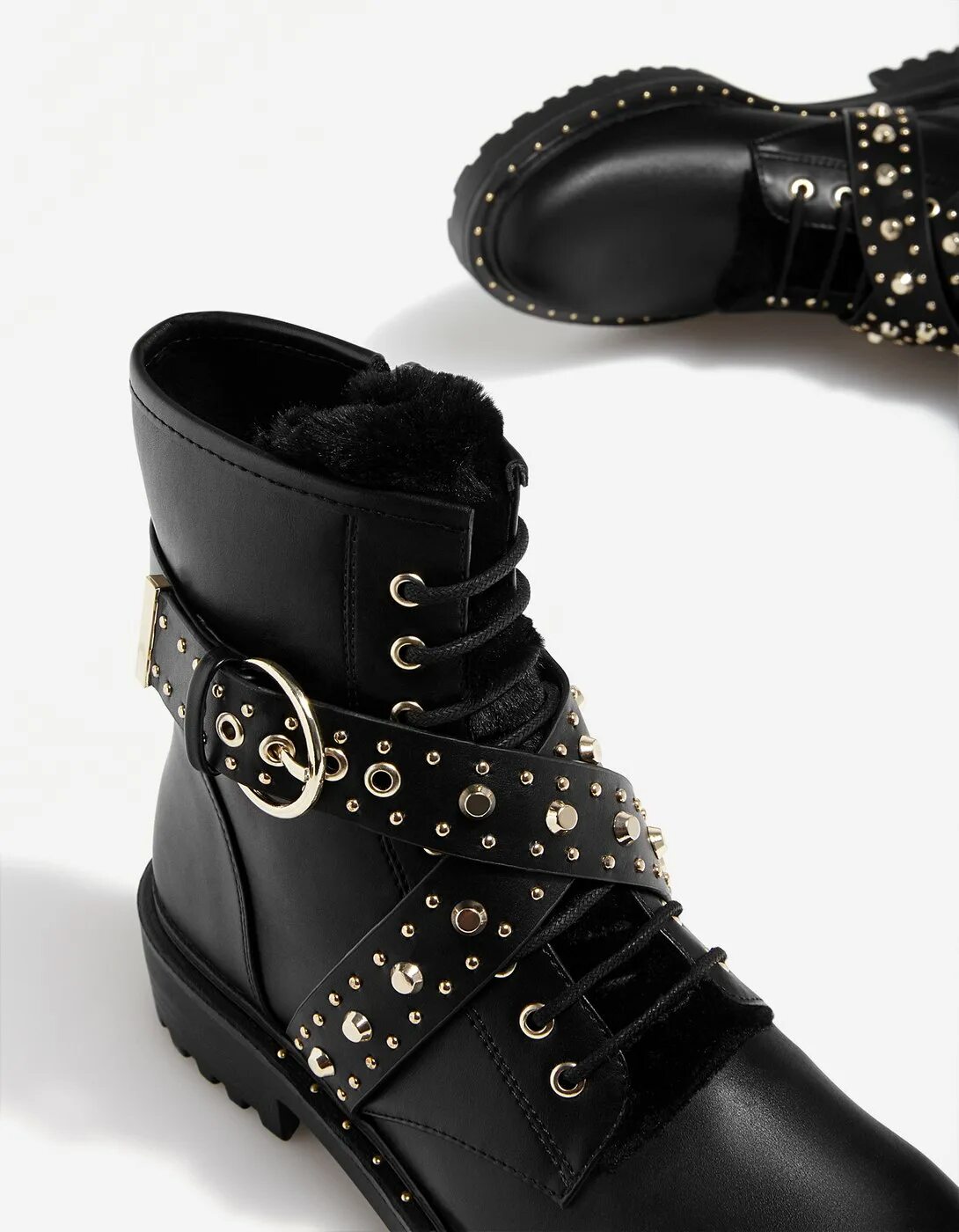 ботинки со стразами женские. Pleaser высокие ботильоны. ботинки со стразами модные. черные кроссовки со стразами. ботинки страдивариус с заклепками.