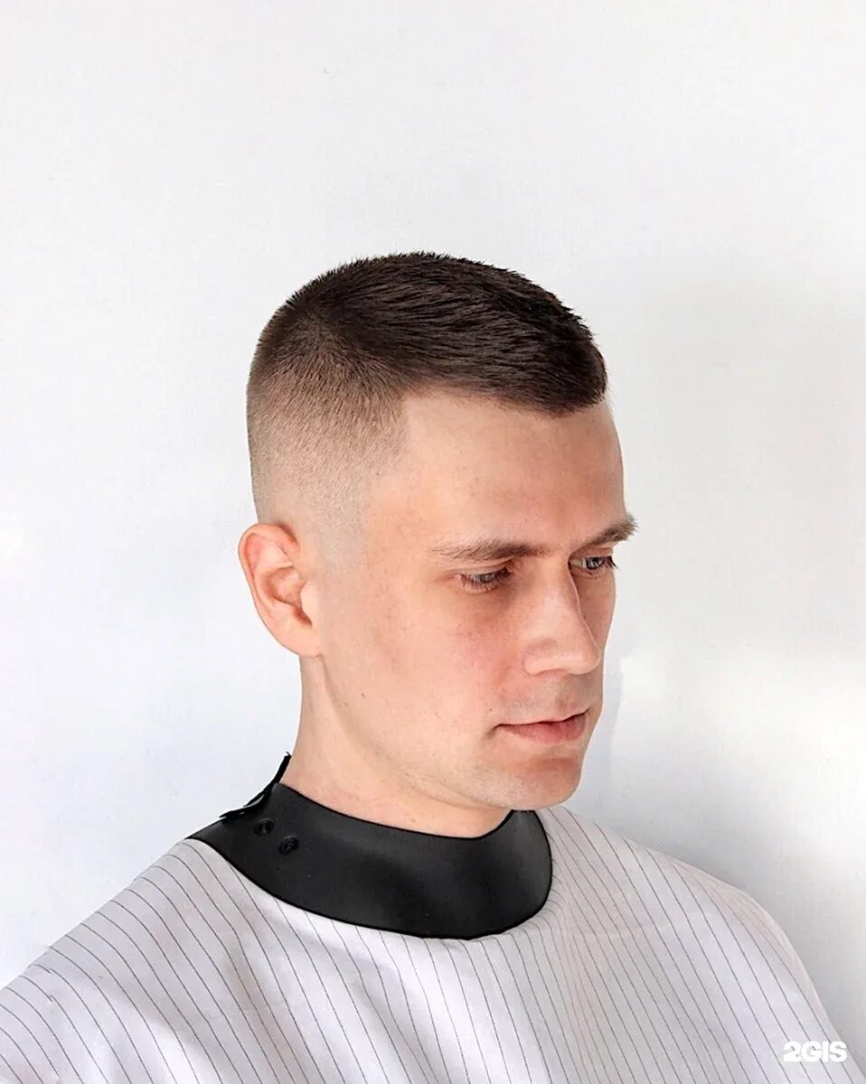 Стрижка бобрик ежик. Стрижка площадка мужская. Стрижка площадка для мужчин. Стрижка платформа мужская. Стрижка бобрик мужская.