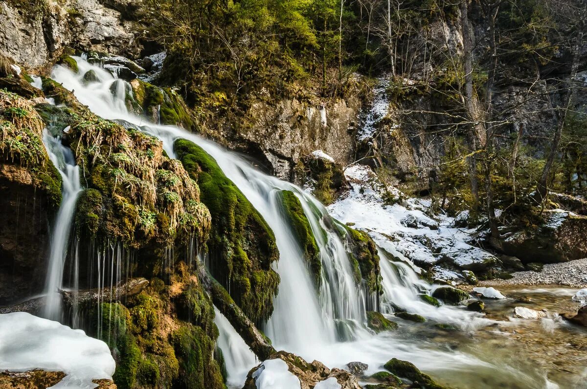 Курджипские водопады. Курджипское ущелье мезмай. Курджипское ущелье адыгея. Курджипские водопады. Курджипские водопады.
