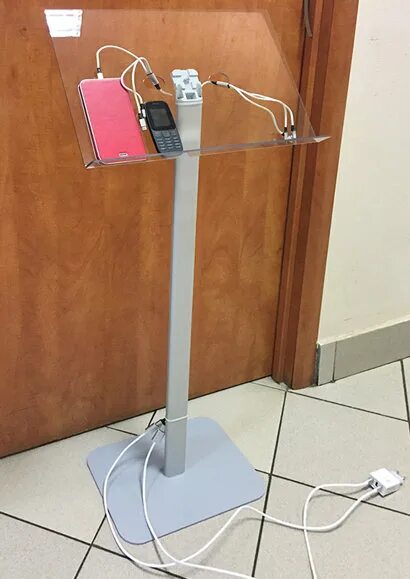 Док станция для iphone 11 pro max. Зарядное устройство для мобильных устройств. Стойка для зарядки мобильных устройств э1ф; 0. Зарядная станция для гаджетов. Магнум стойка со1.