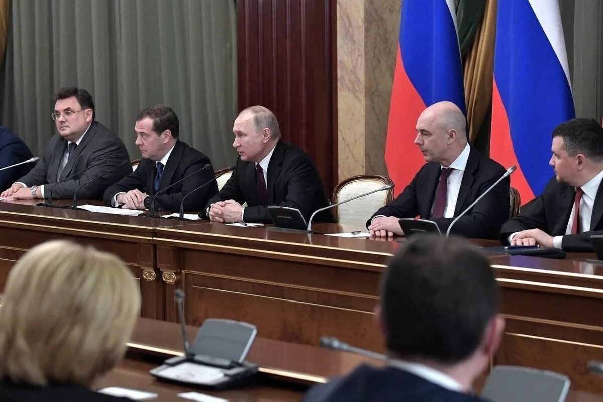 Заседание правительства РФ С Путиным.
