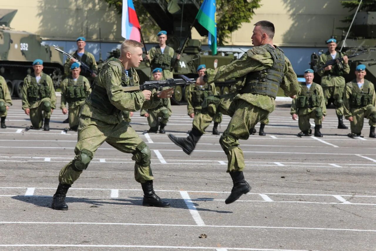 Воздушно-десантные войска. ВДВ России. ВДВ РФ 2021. ВДВ войска. Десант есть десант хорошее качества