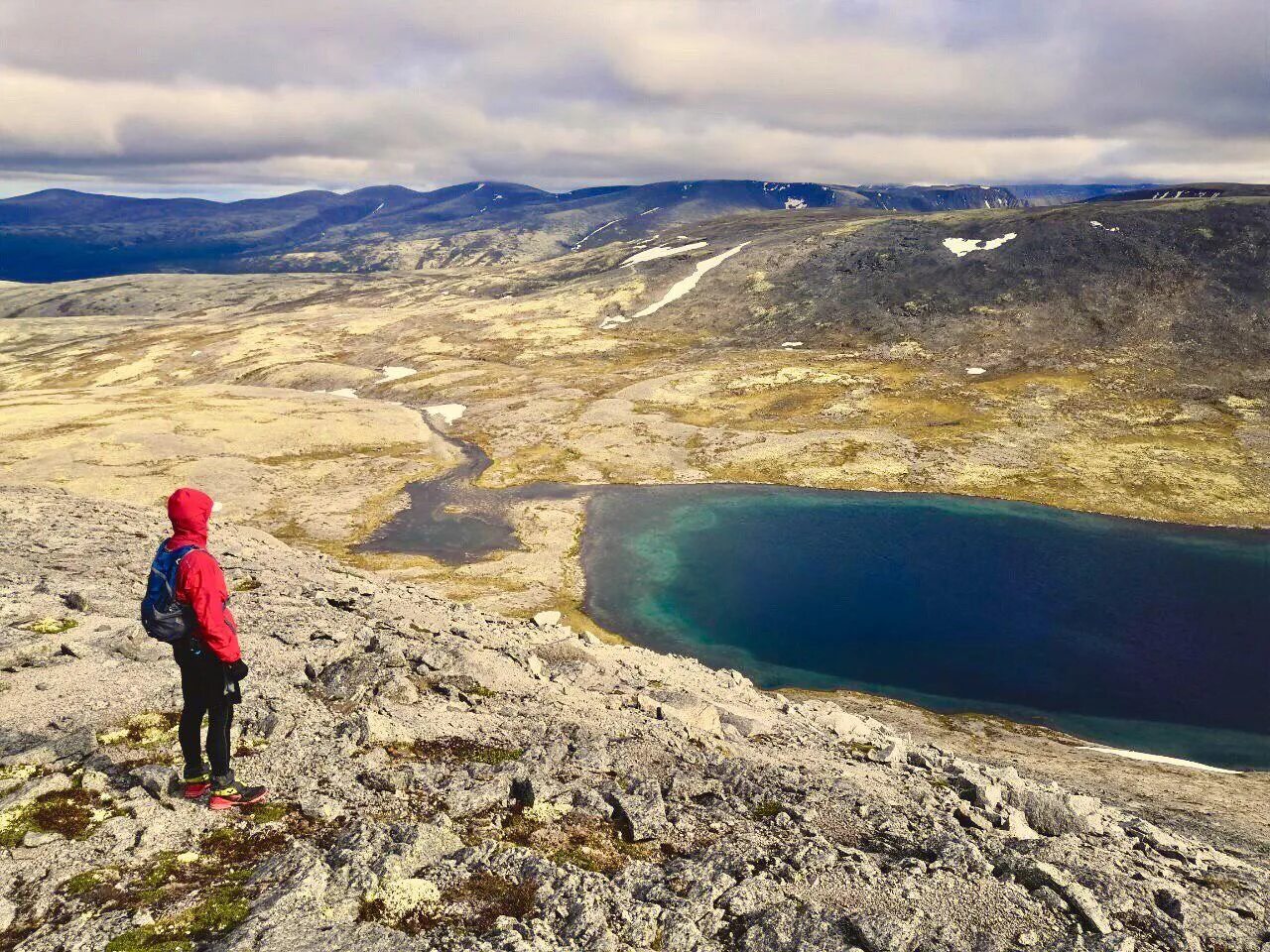 Ведьменное ущелье хибины. Кировск хибины лето. Хибины тревел. Кировск хибины горнолыжный курорт. Куэльпорр хибины.